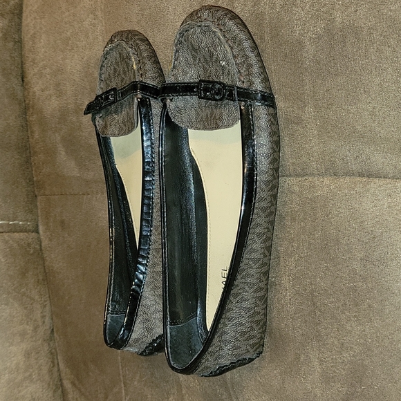 Michael Kors Flats - Picture 3 of 6